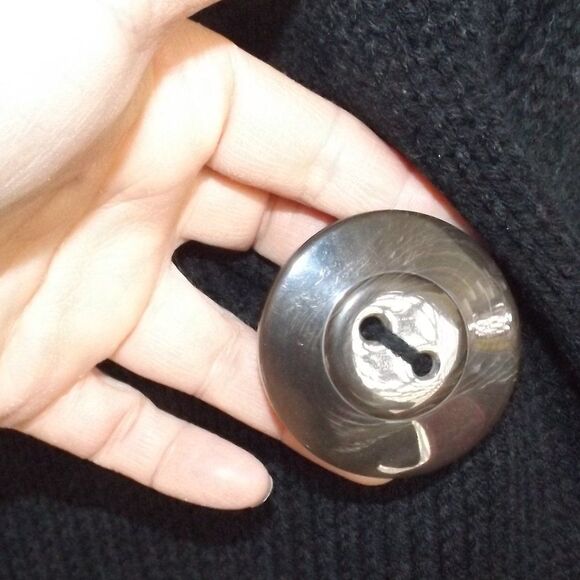 WRAP/SCARF, 18 x 66, Black Knit, Jumbo Buttons, Wide, Covers shoulders - Picture 5 of 9